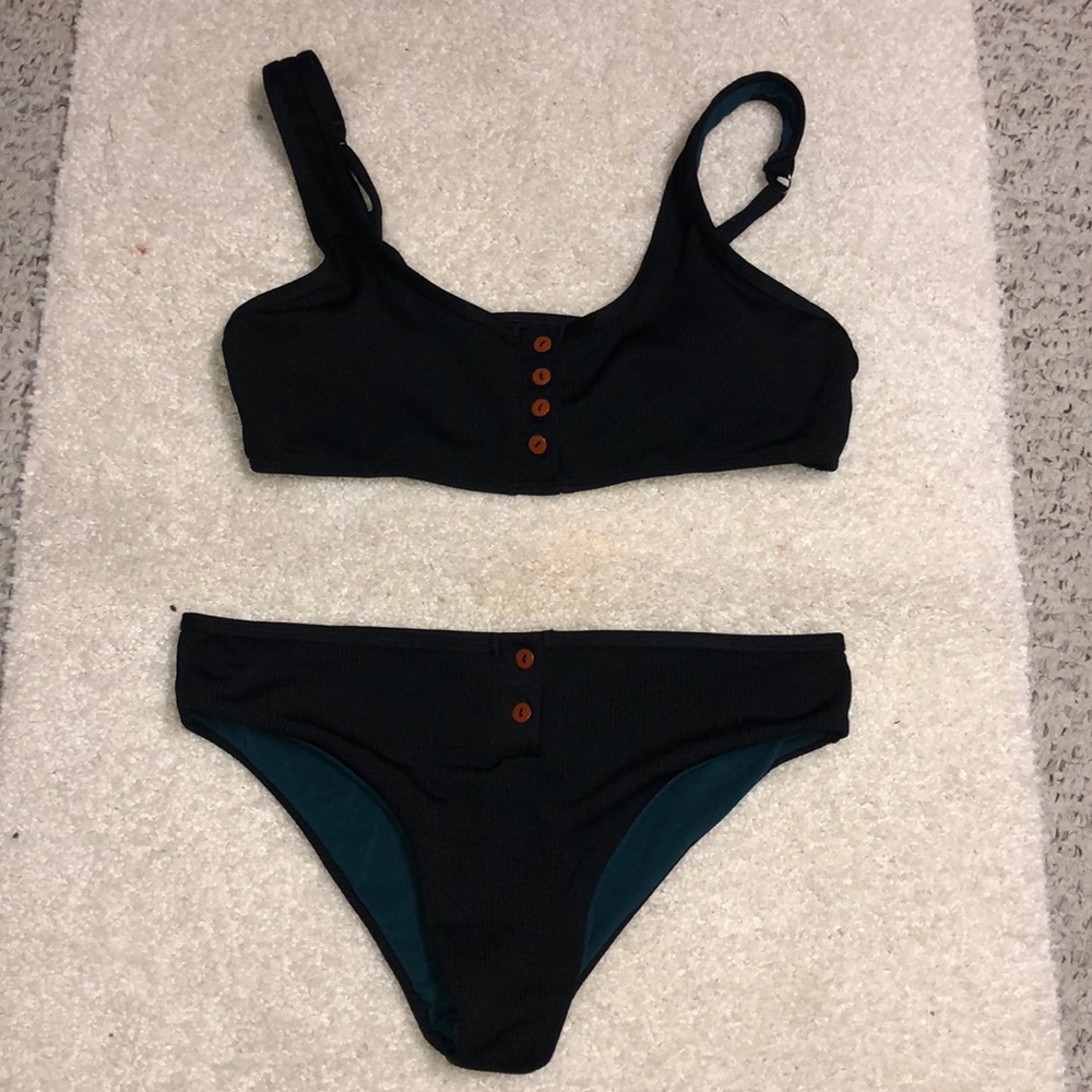 Cutest black bikini!!